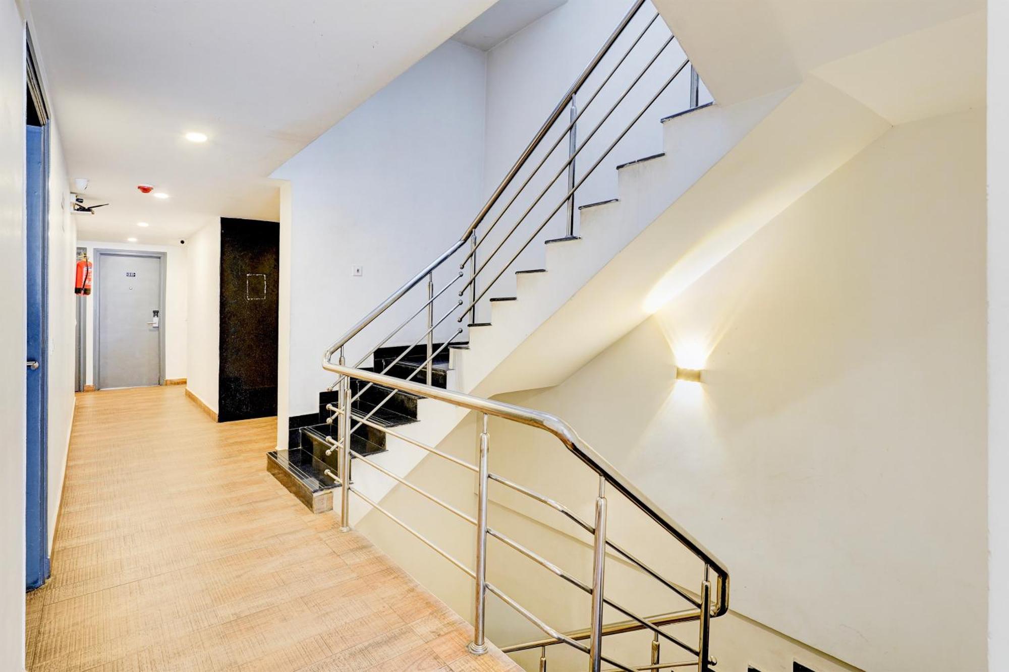 Super Townhouse Tirupati Hotel ภายนอก รูปภาพ