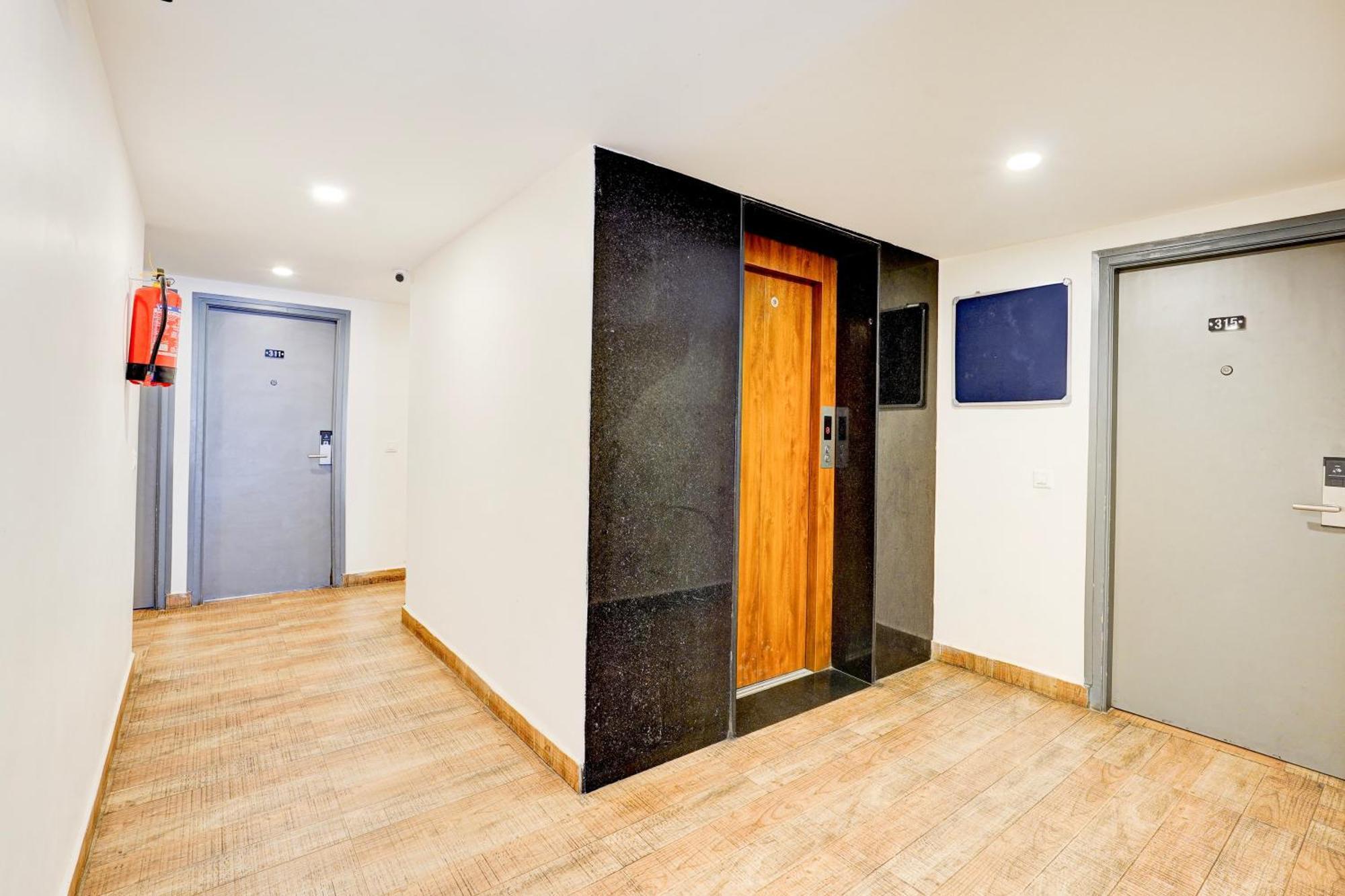 Super Townhouse Tirupati Hotel ภายนอก รูปภาพ